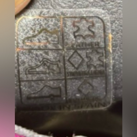 Kanna Made in Spain Purple Patent Leather Gold Heel Ankle Boots - Picture 15 of 16